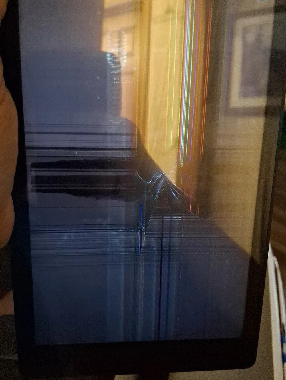 Parts Only Fire HD 8 Tablet with Cracked, Distorted Display For PARTS ONLY