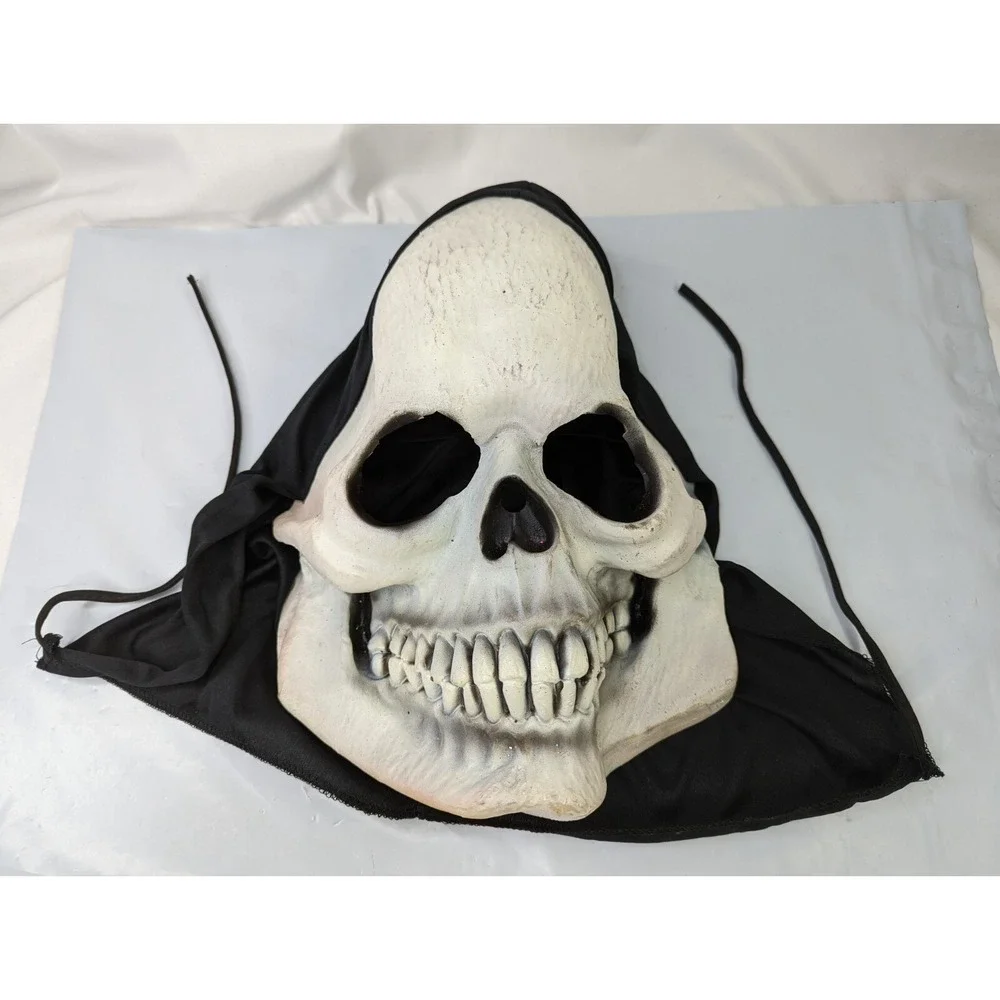Skeleton Skull Halloween Mask Paper Magic Group 1995‎
