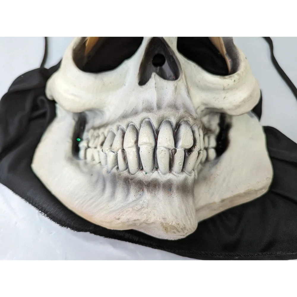 Skeleton Skull Halloween Mask Paper Magic Group 1995‎