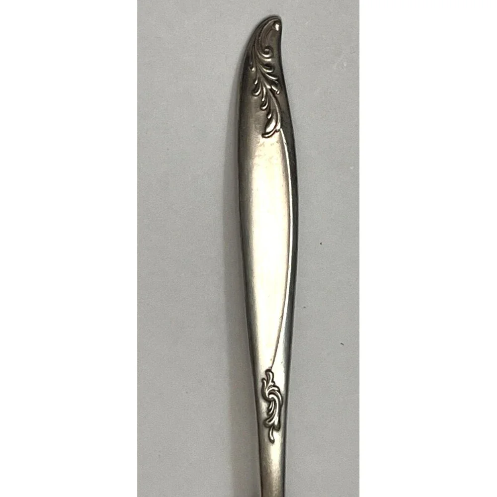 Holmes Edwards IS Deep Silver Woodsong Berry Serving‎ Spoon Silverplate USA Made
