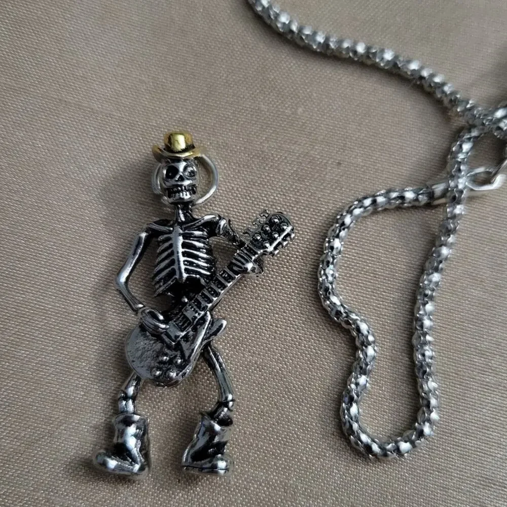 N/A skeleton playing
