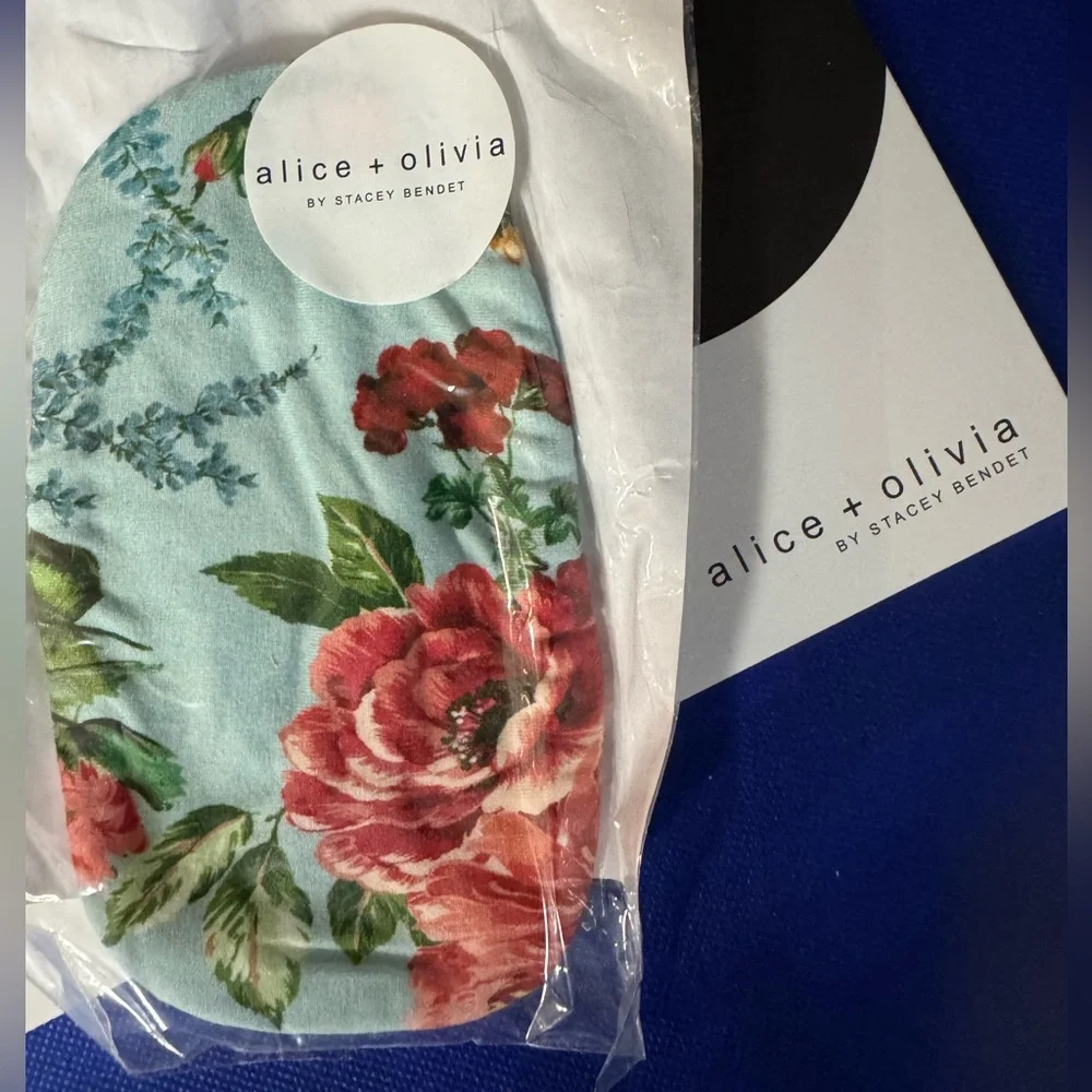 Alice + Olivia by Stacey Bendet Blooming Within floral Face mask-NWT in plastic