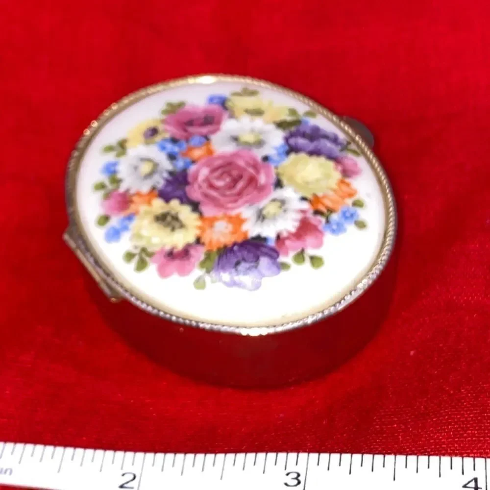 N/A beautiful small