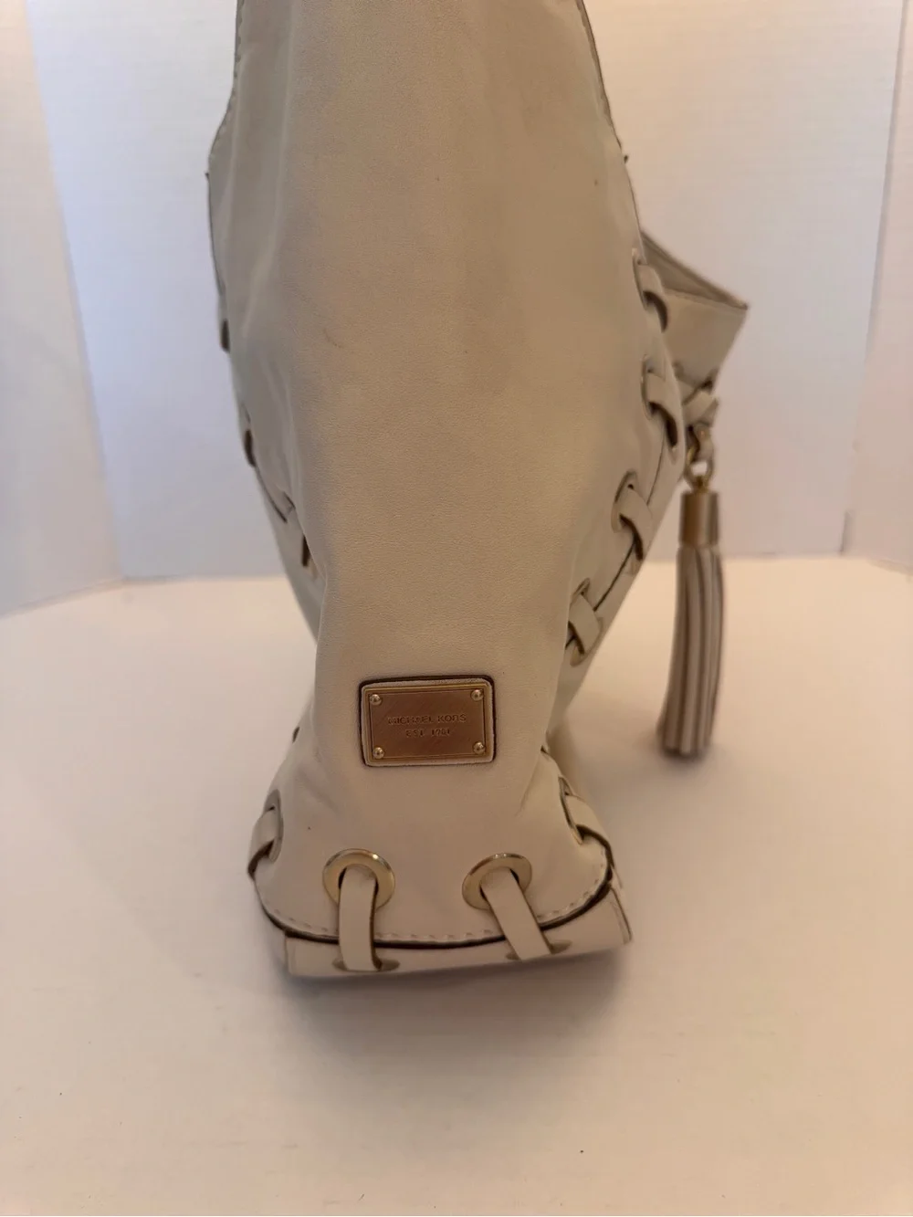 Michael Kors Astor Grommet Hobo Shoulder Leather Bag Purse Ivory Baseball