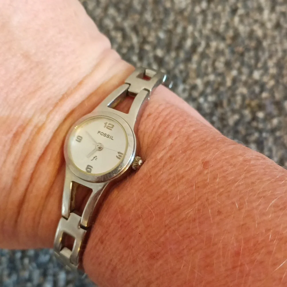 Fossil F2 ES9378 white dial bracelet women's watch