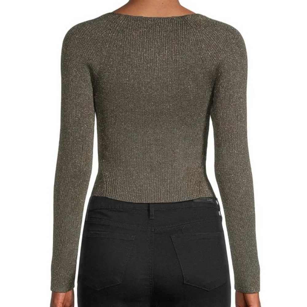 STAUD details top