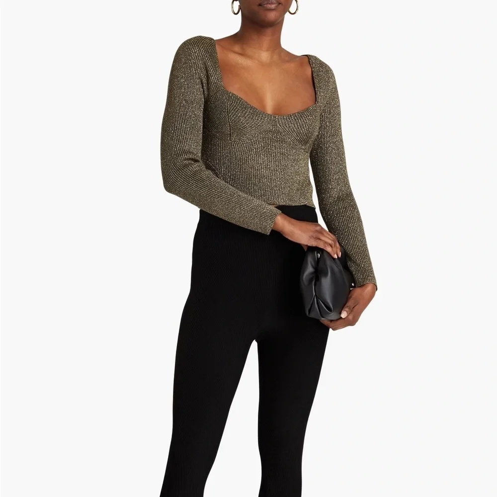 STAUD details top