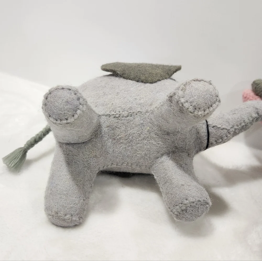 Handmade Wool Embroidered Gray Couple Elephants Entwined Heart Trunks New