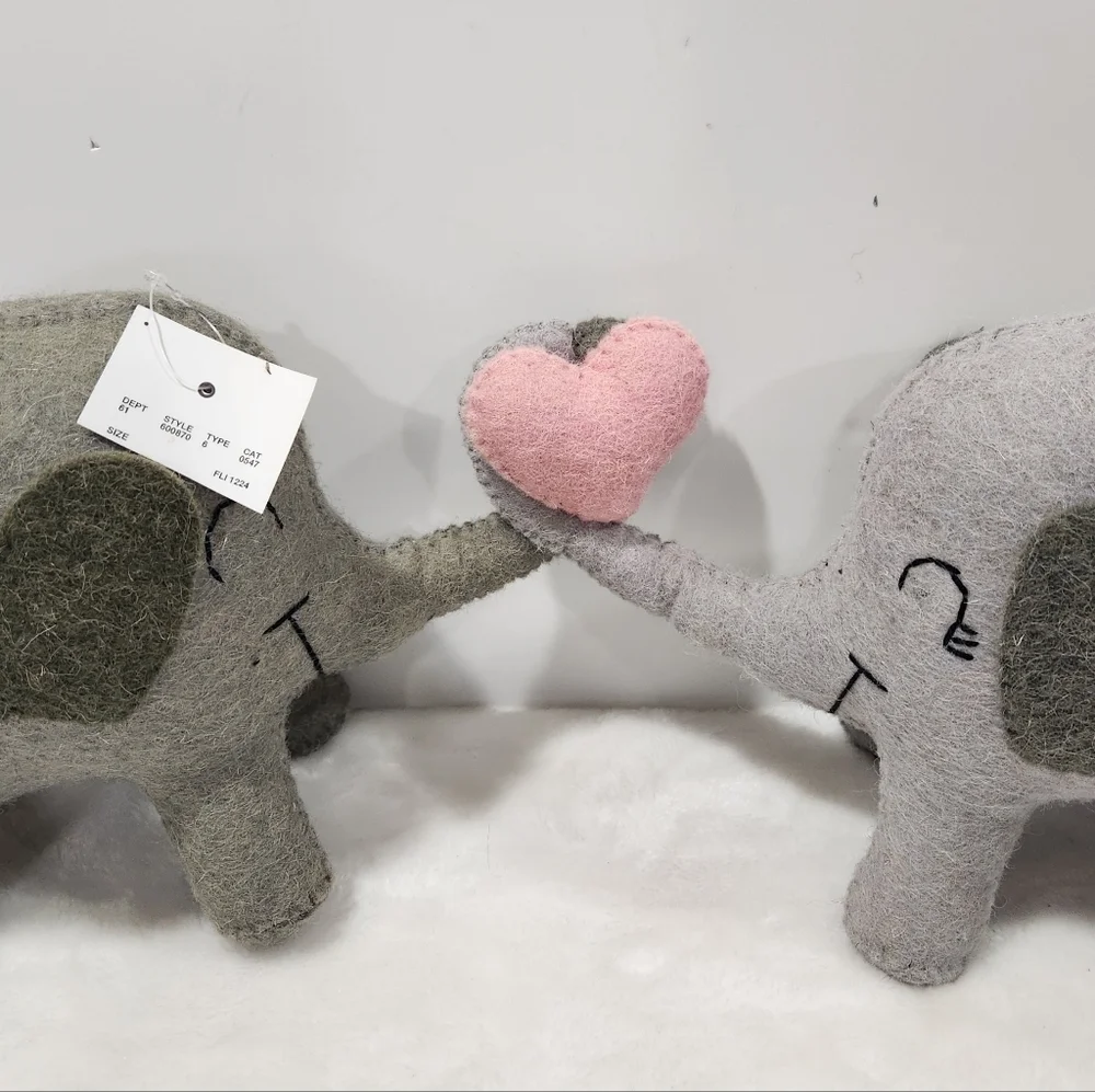 Handmade Wool Embroidered Gray Couple Elephants Entwined Heart Trunks New