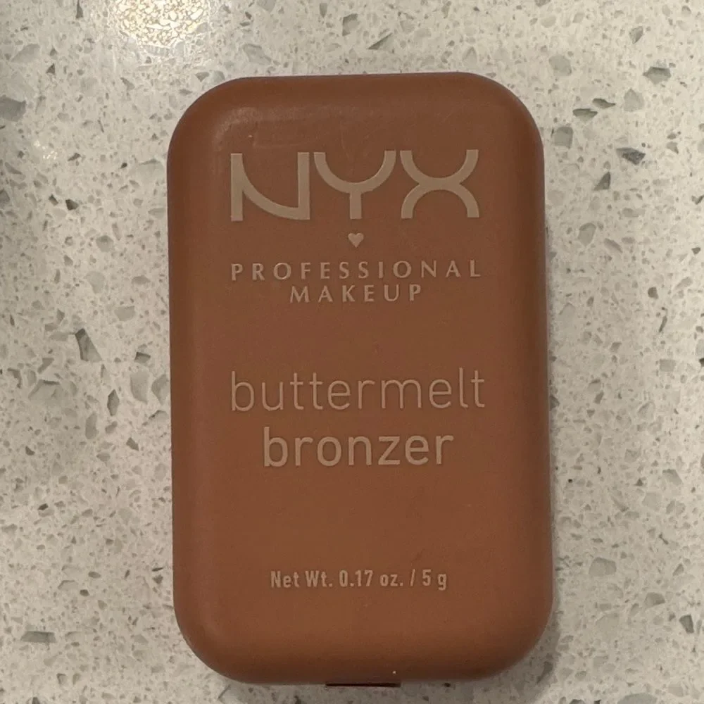 NYX Professional Makeup Buttermelt Bronzer in Rich Brown