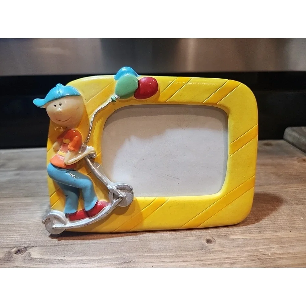 VTG Y2K Picture Frame Kid On Scooter 3.5x2.5 Photo Baseball Cap‎ Balloons 3D