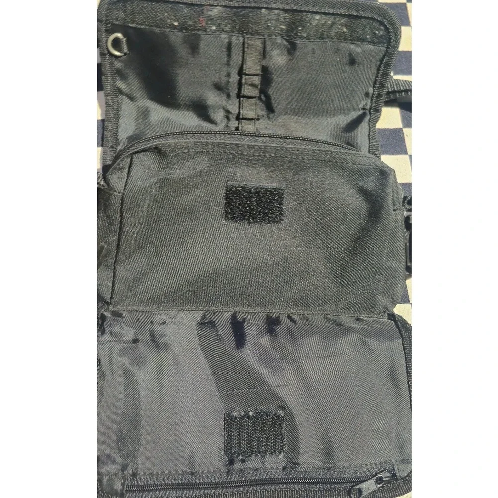 Tan-Sac Sport webbed crossbody makes