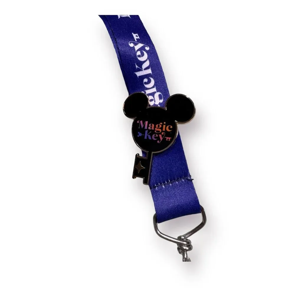 Disney Magic Key Holder Lanyard with Magic Key Pin Disney‎ Blue