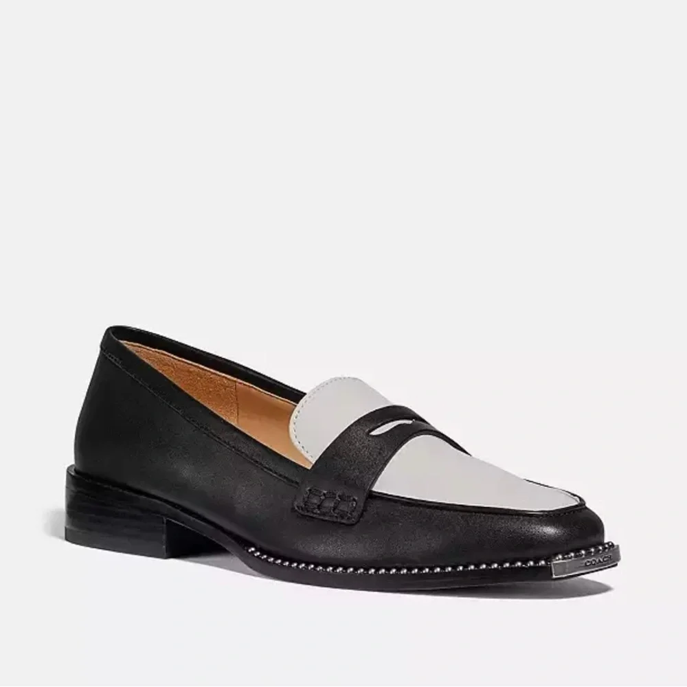 Coach chic leather loafers