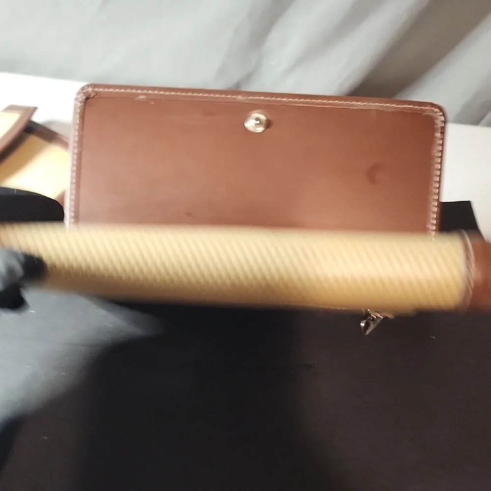 Dooney & Bourke elegant dooney