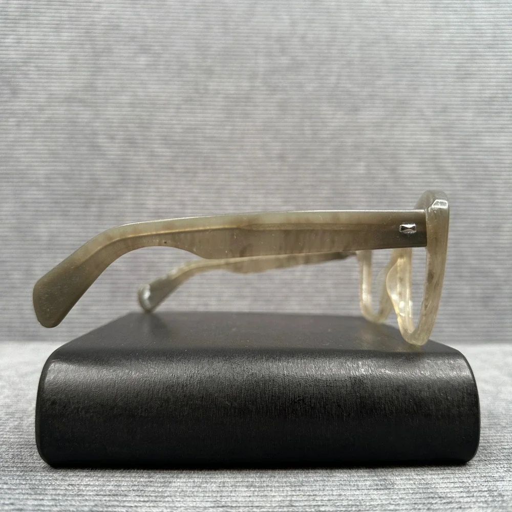 oliver peoples