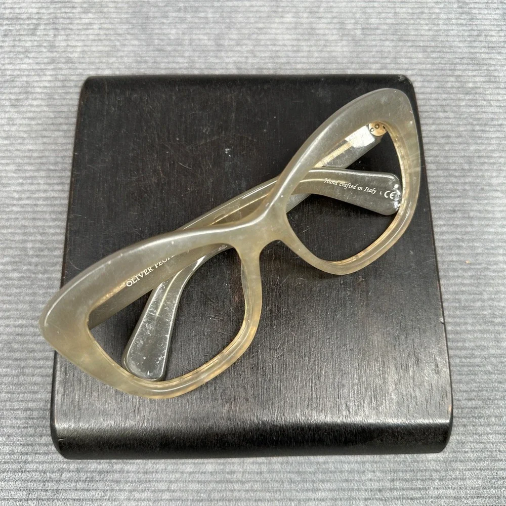 oliver peoples