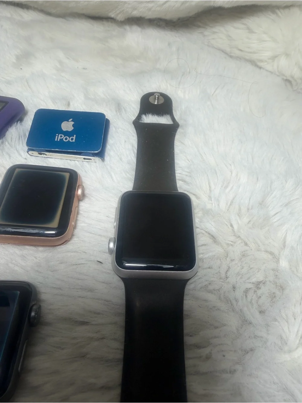 Lot 6 apple devices for parts or repairs please read