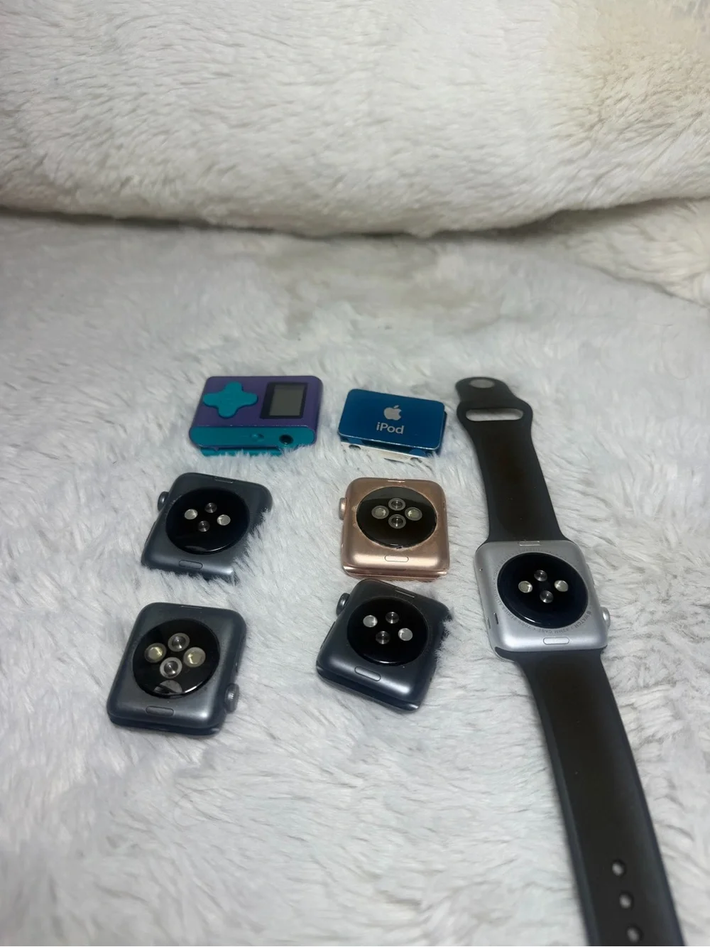Lot 6 apple devices for parts or repairs please read