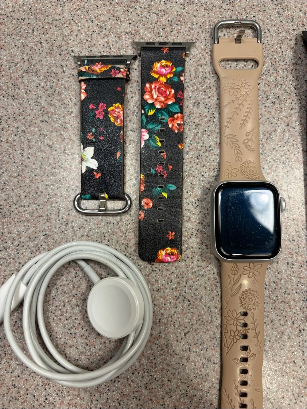 Apple versatile smartwatch