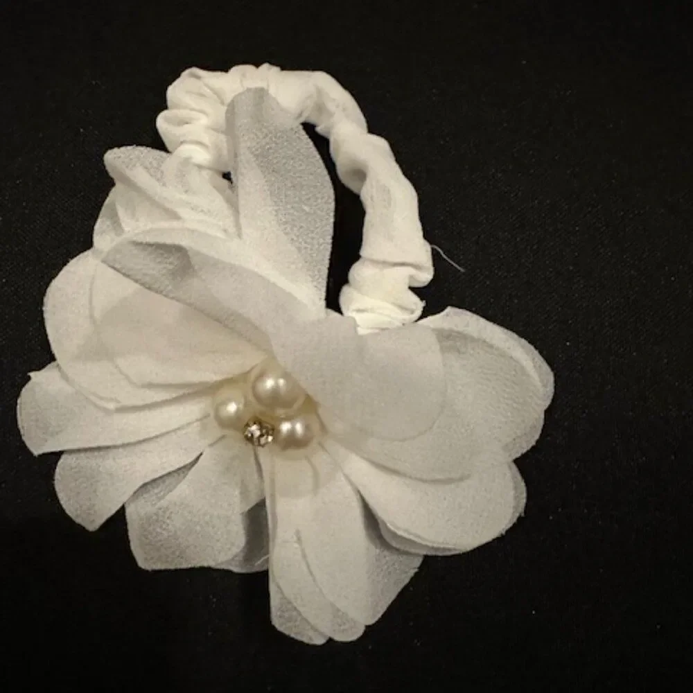 White Flower Chiffon Scrunchie  (kids)  SC2990  Handmade NWT Boutique
