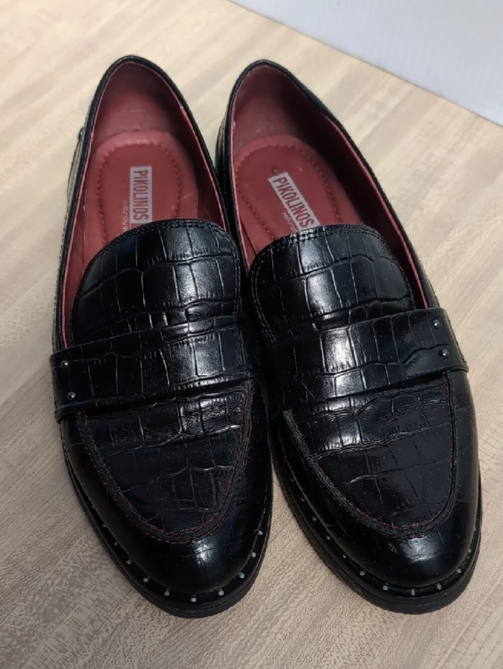 PIKOLINOS elegant croc
