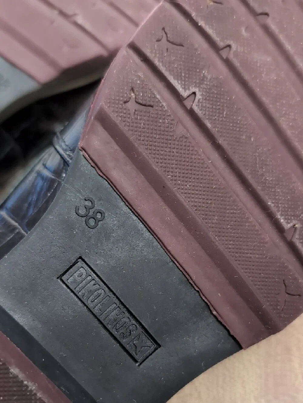 PIKOLINOS elegant croc