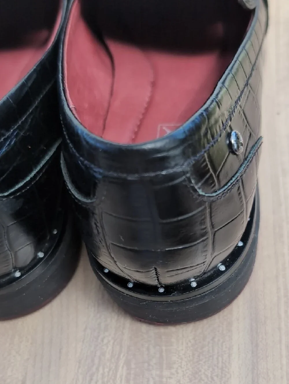 PIKOLINOS elegant croc