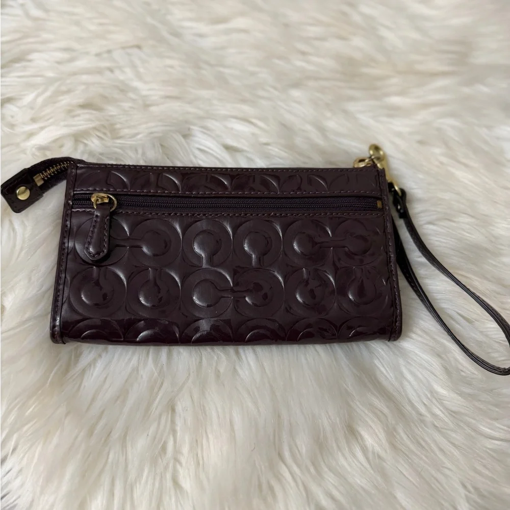 Coach wristlet pre