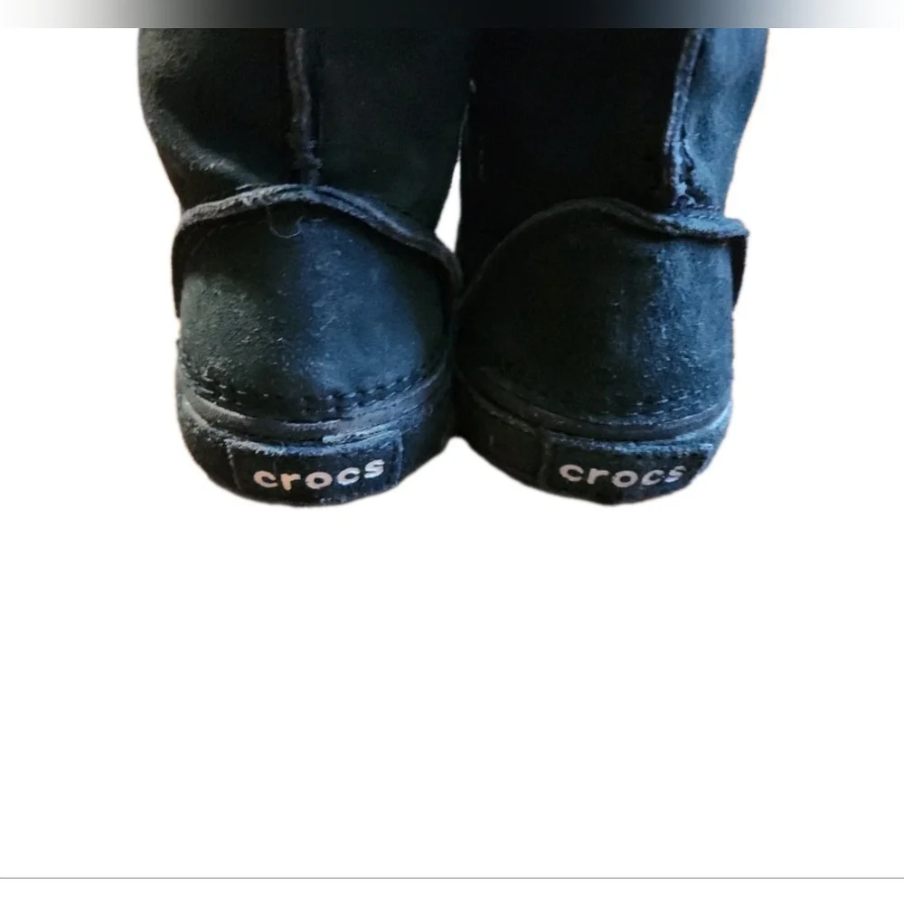 CROCS buckle width some