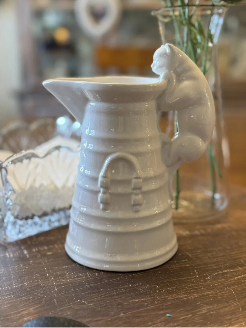 Williams Sonoma whimsical White Cat Pitcher Made in Italy 6.5” Grandma Core