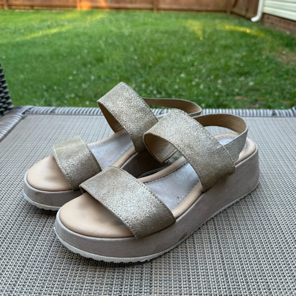 HH Cordani Alisha Wedge Slingback Sandals in Dusty Gold‎ Suede shoes