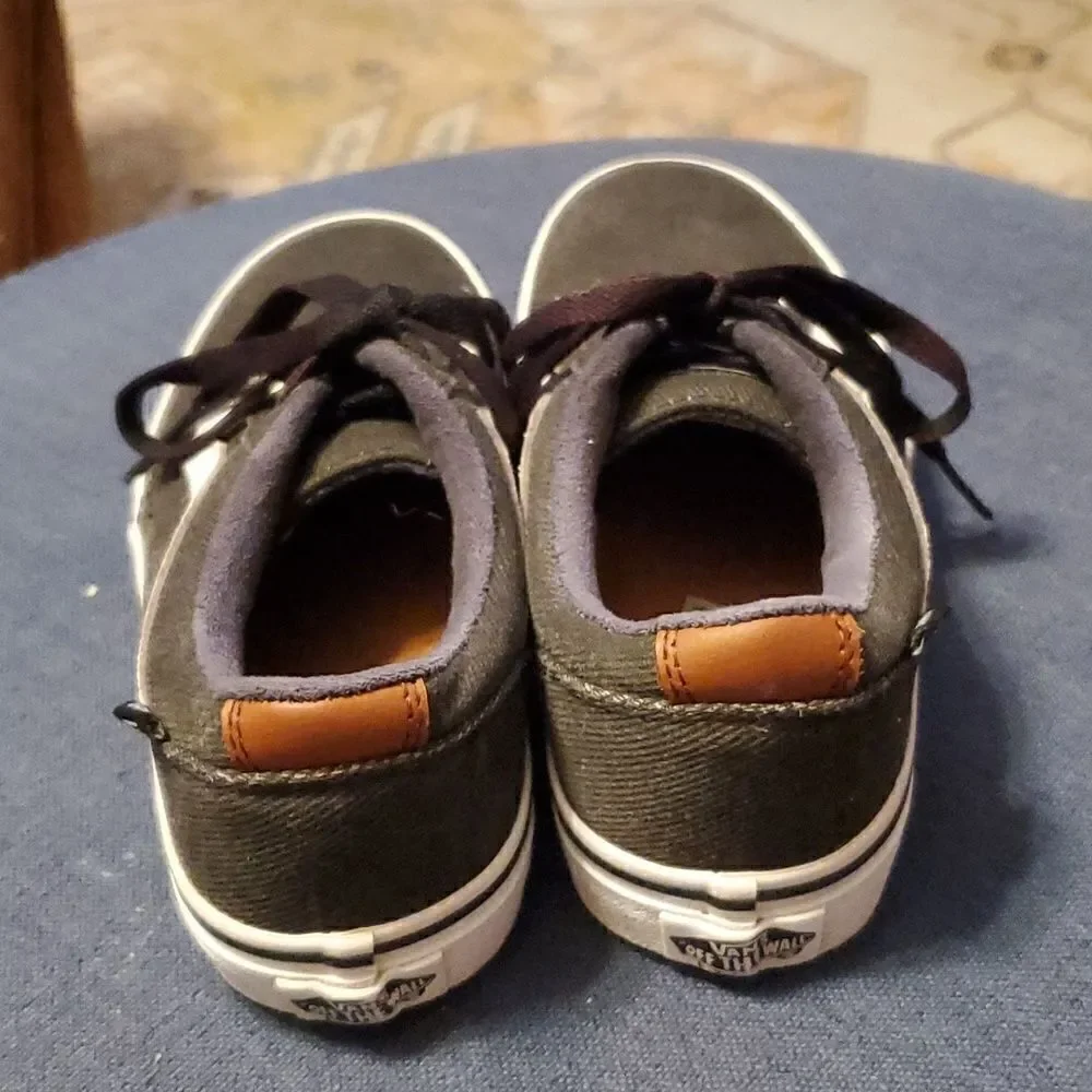 Vans skateboarding shoes
