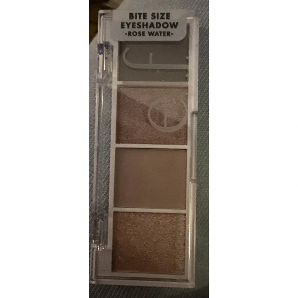 Eyeshadow bite size