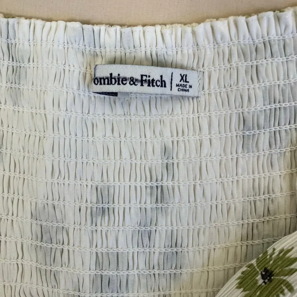 Abercrombie & Fitch reposhing this