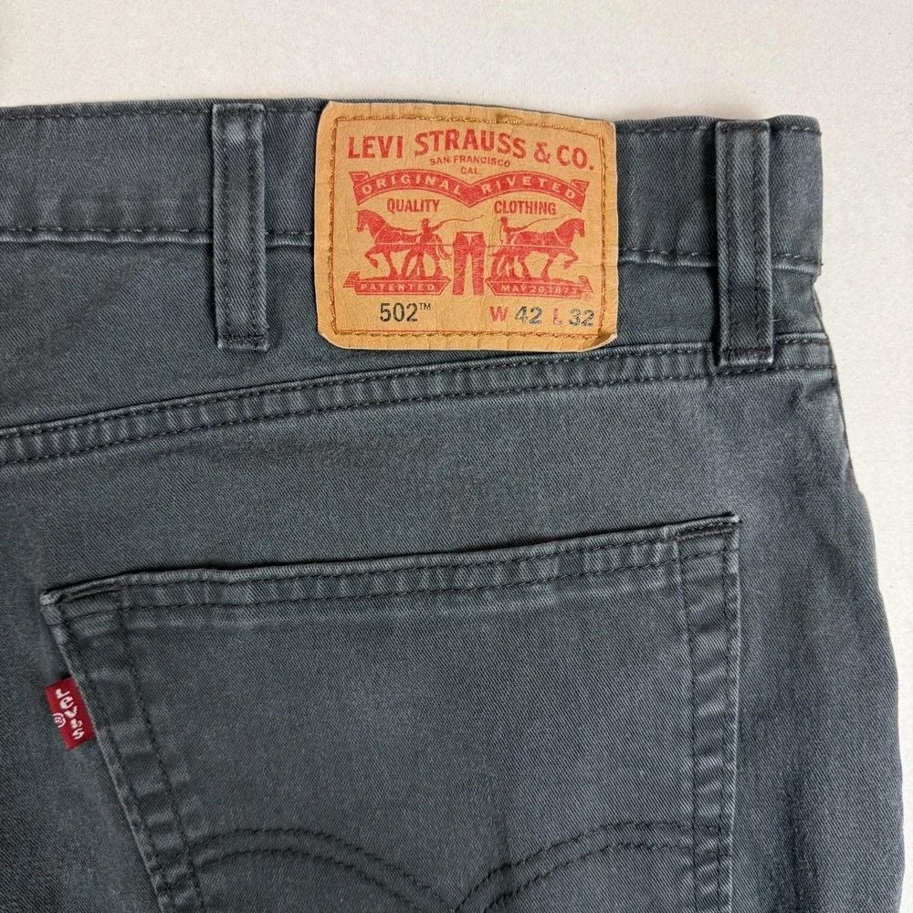 Levi's 502 Jeans Mens 42x32 Gray Charcoal Wash Regular Tapered Stretch Denim