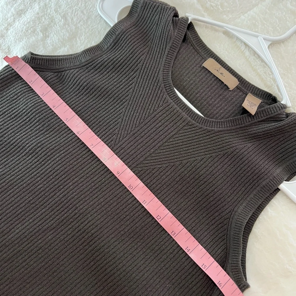 i.e. ribbed knit sweater cardigan with top size M