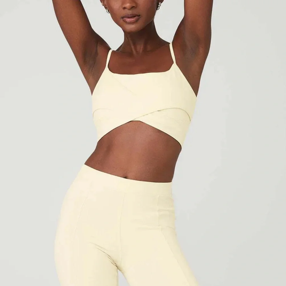 NWOT Alo Yoga Airbrush Enso Bra French Vanilla‎ Size Large *Discontinued Color*