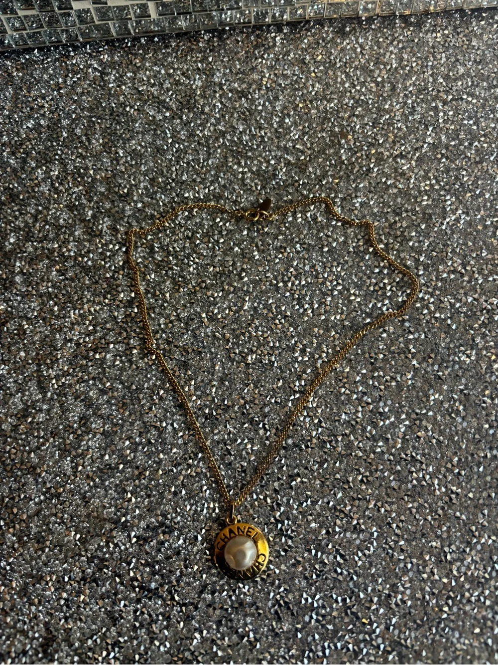 ⭐️Chanel Gold-Tone Pendant Necklace with Cream Pearl Accent