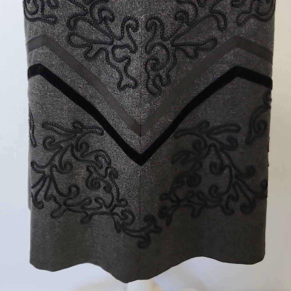 Anne Taylor Loft Petite Black Embroidered Lined Wool Blend Side Zip A Line Skirt