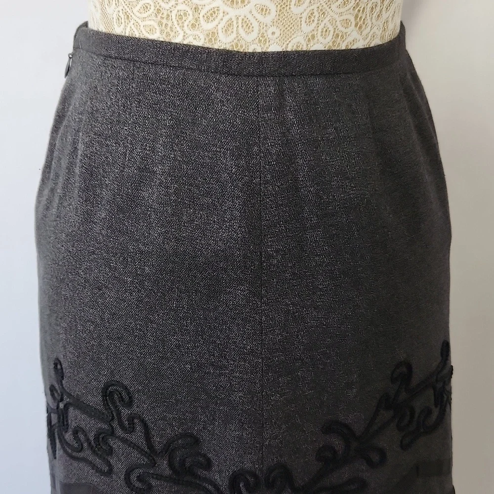 Anne Taylor Loft Petite Black Embroidered Lined Wool Blend Side Zip A Line Skirt