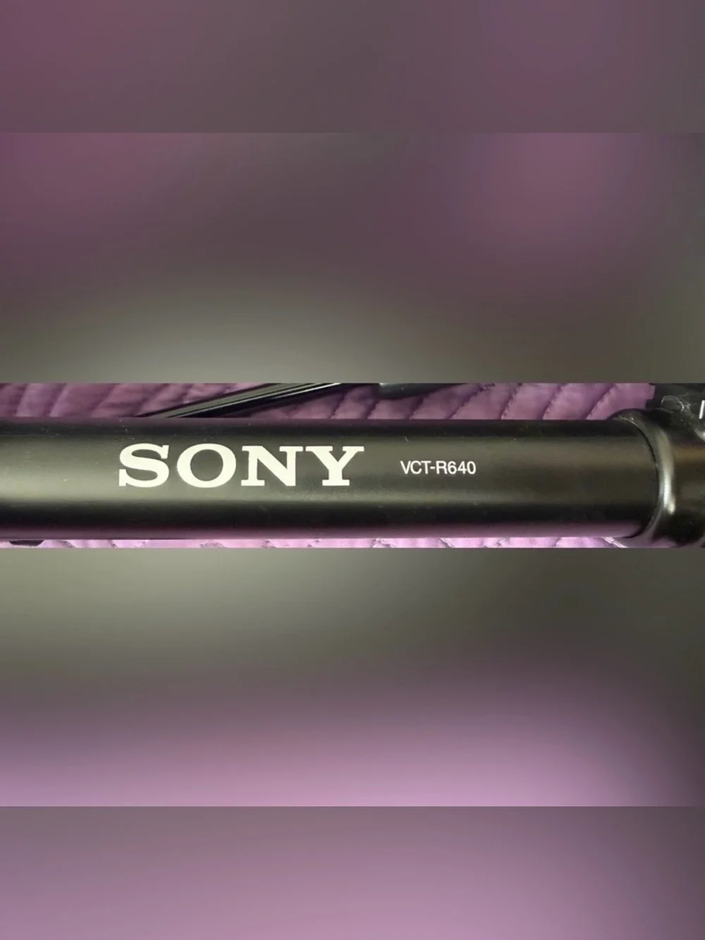 Barely used Sony VCT-R640 Lightweight Video and photography Tripod
