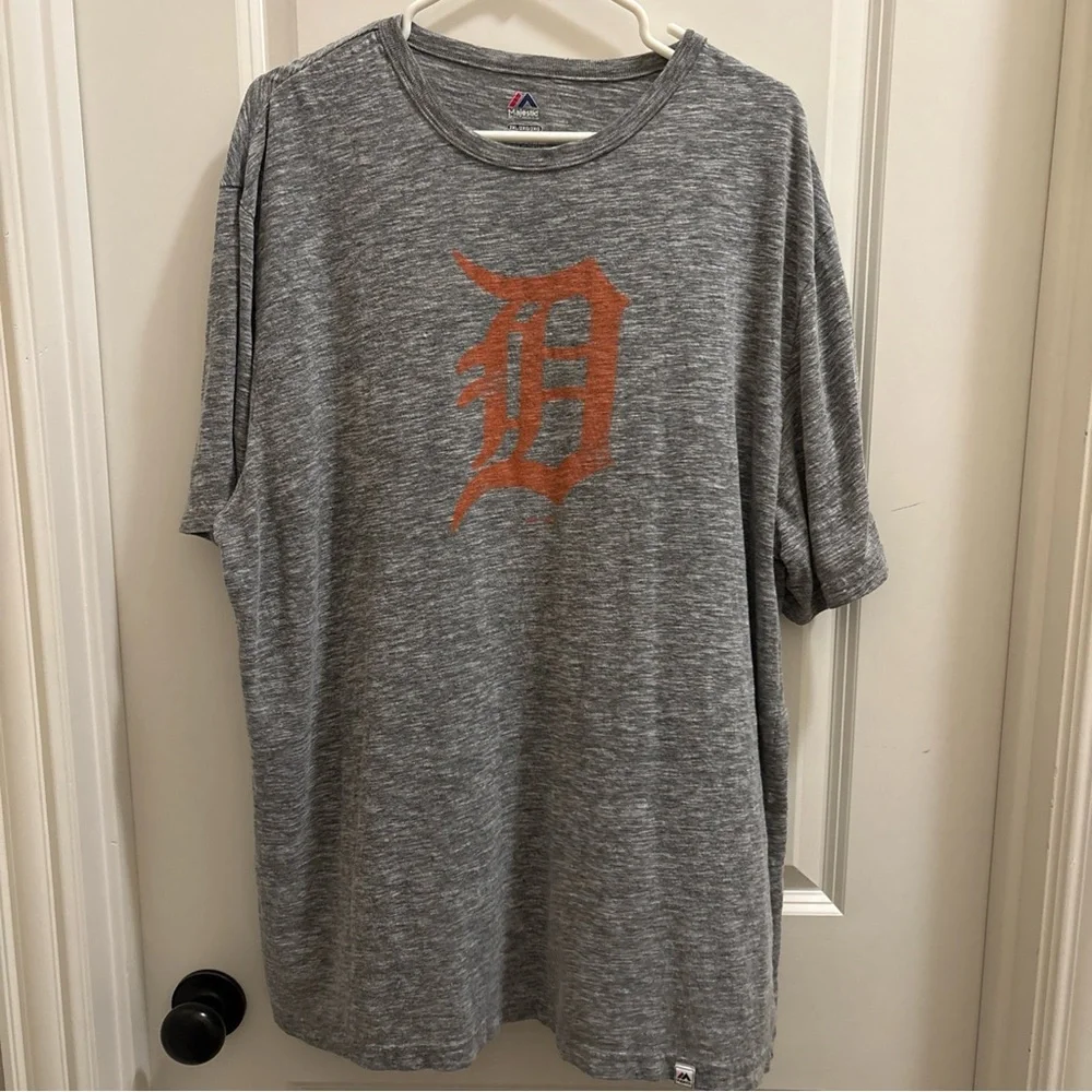 MLB Majestic Detroit Tigers T-Shirt Mens 2XL Heather Gray Crew Neck Baseball