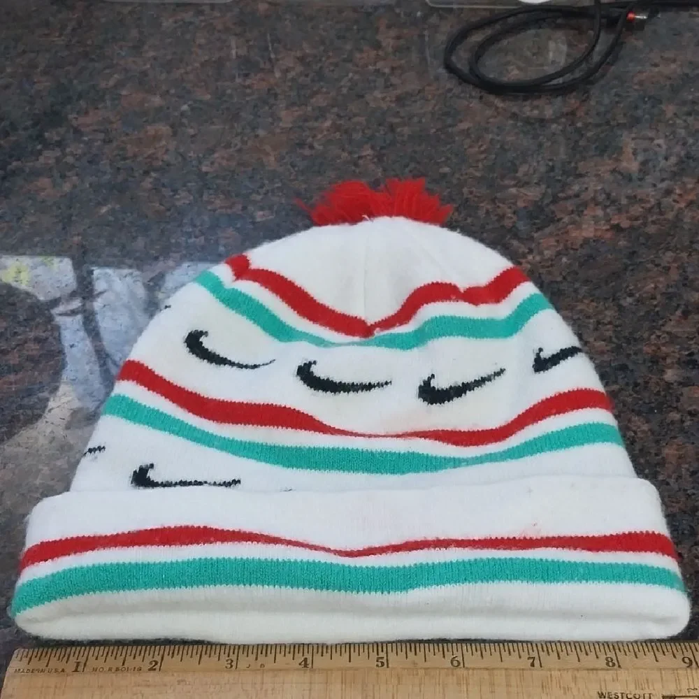 Nike beanie red