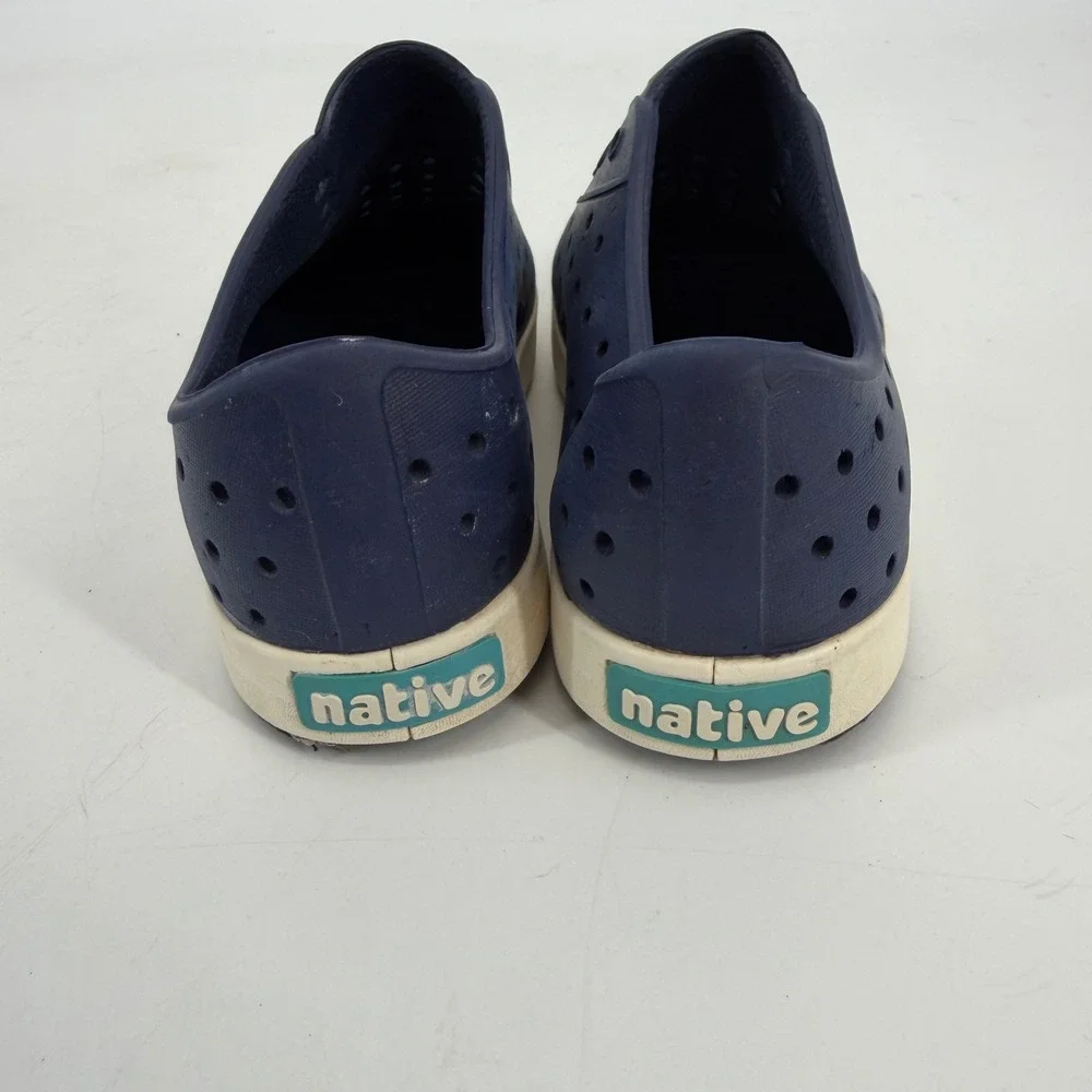 Native vary visible toe