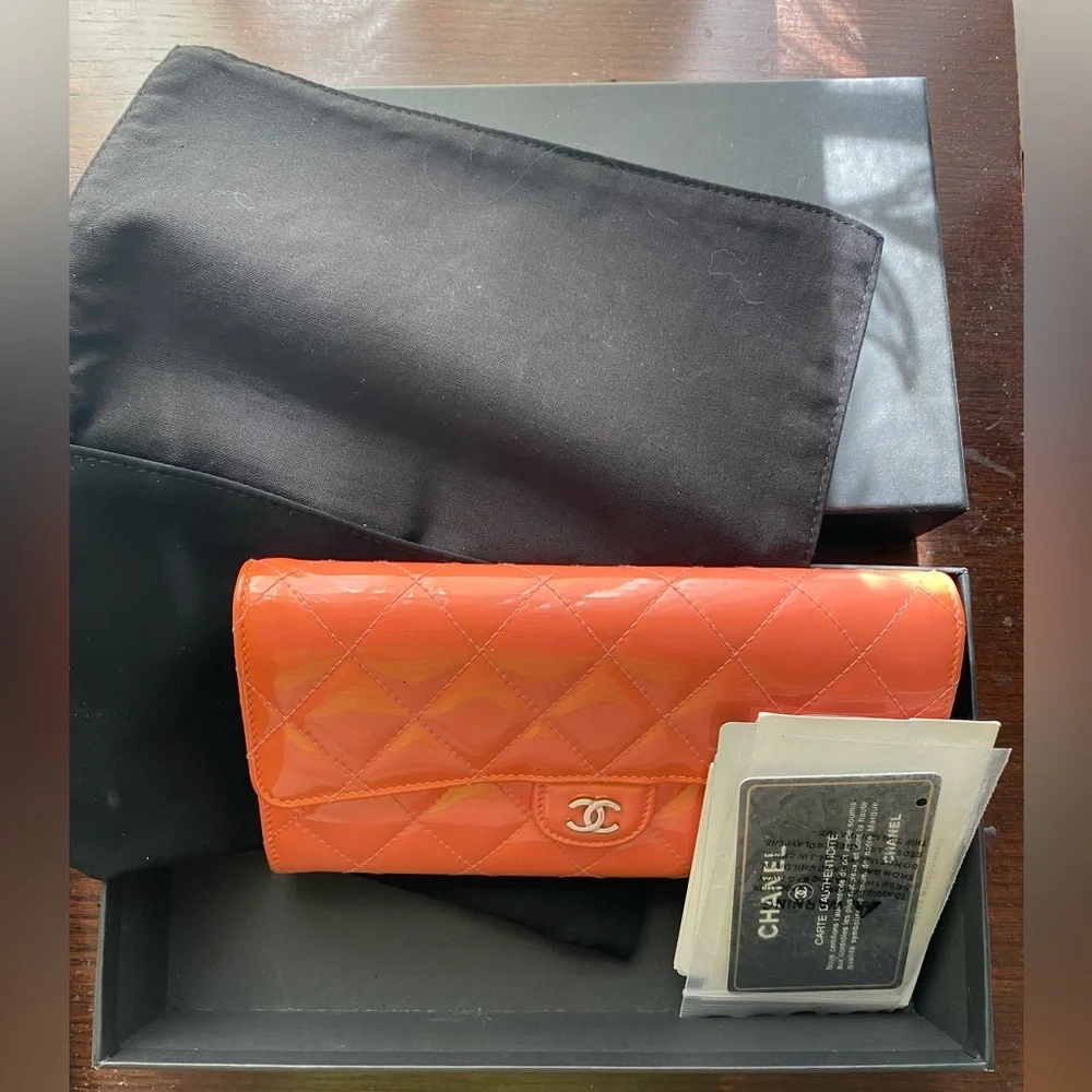 Chanel Quilted Patent leather Wallet, Pink/Champagne