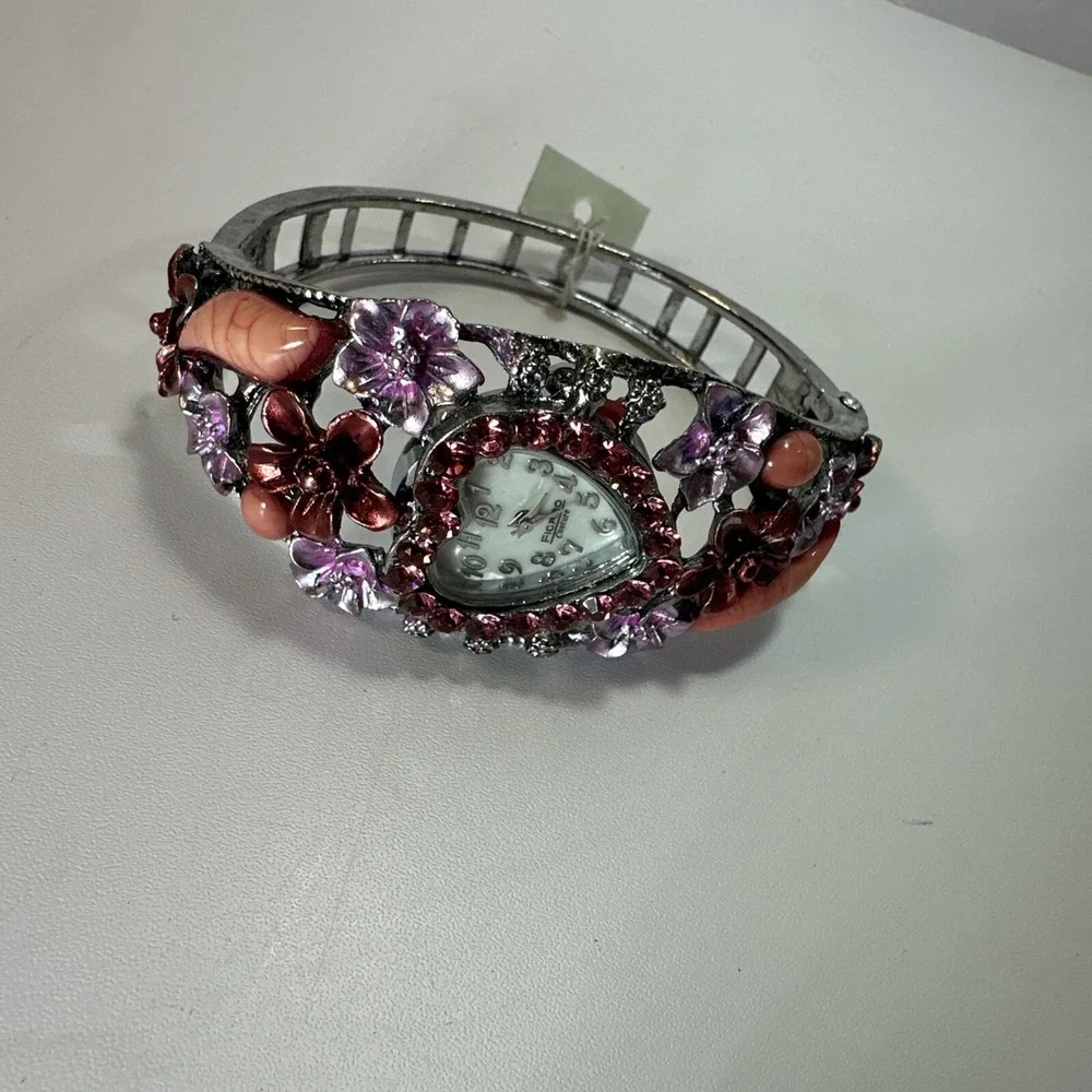 Figaro Couture band forward design
