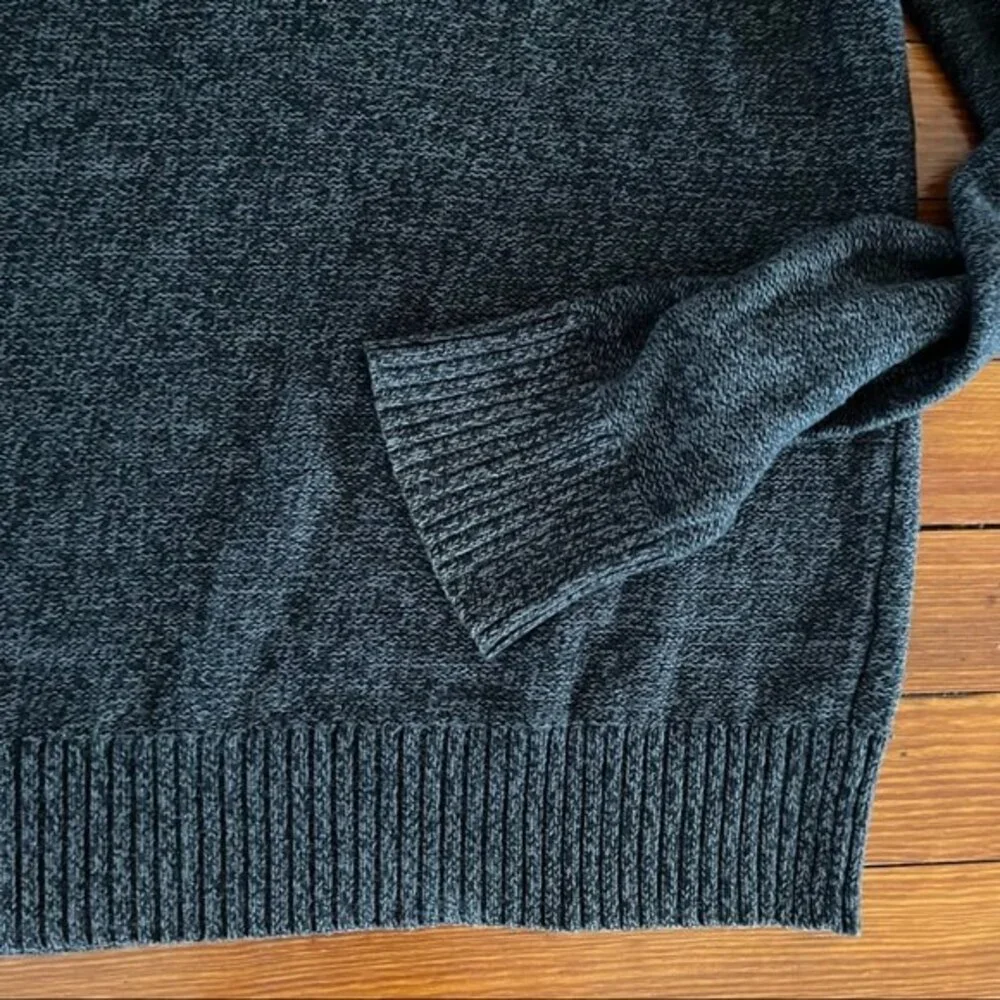 Urban Pipeline Mens Size Medium Knit Style Sweater 3/4 Button Collar