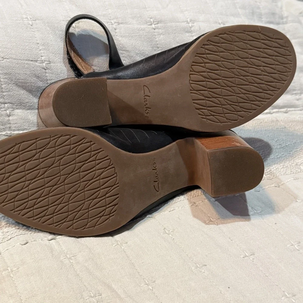 Clarks artisan sandals
