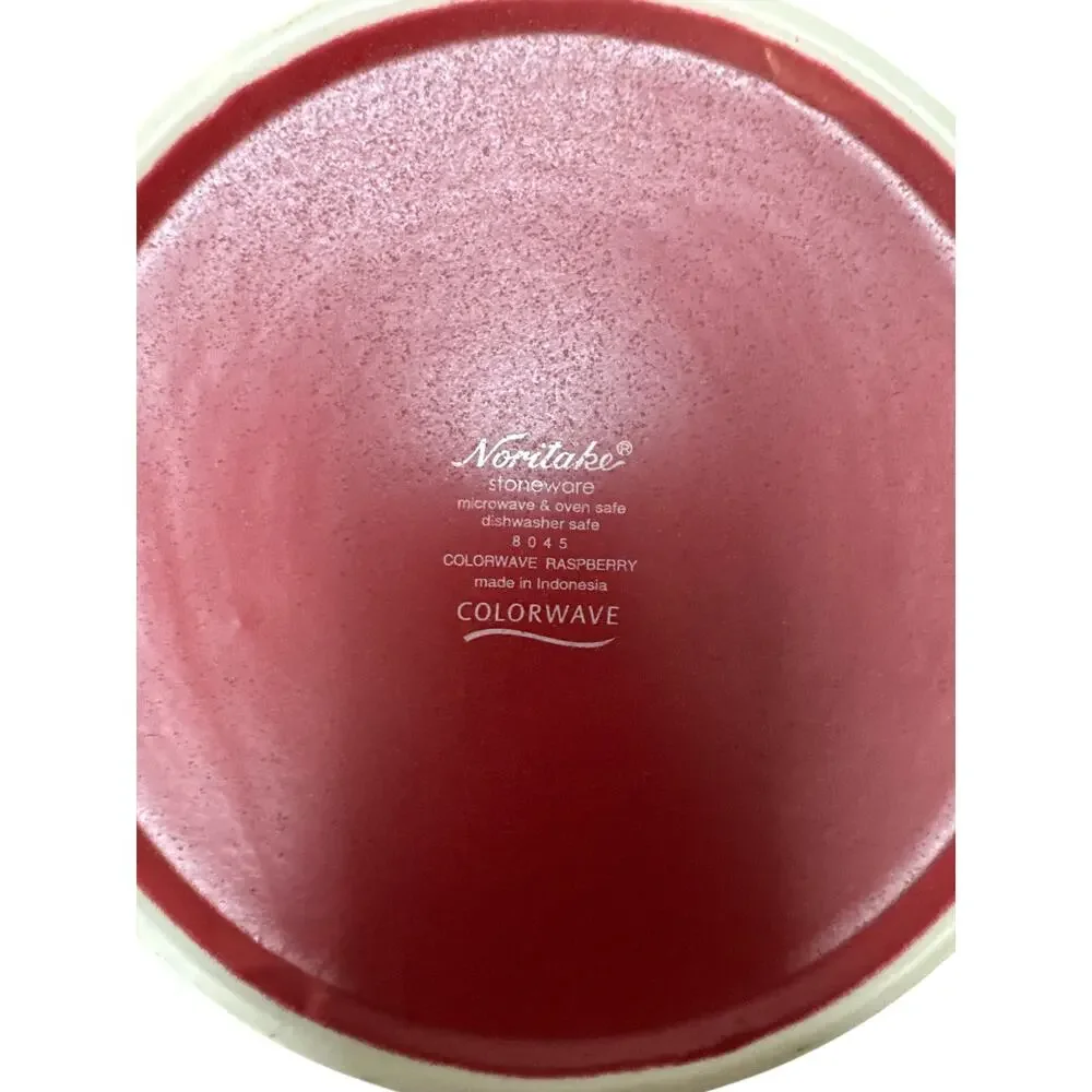 Noritake 2-Quart‎ Colorwave Covered Casserole Dish Raspberry